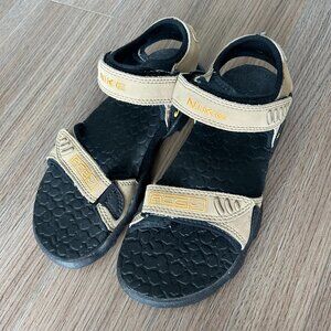 Nike ACG Beige Black Trail Sandals Adjustable Strap 90s Y2K Style
